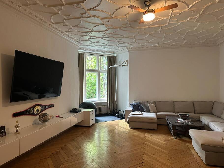 Grosses Apartment Am Kudamm เบอร์ลิน ภายนอก รูปภาพ