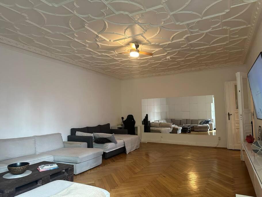 Grosses Apartment Am Kudamm เบอร์ลิน ภายนอก รูปภาพ